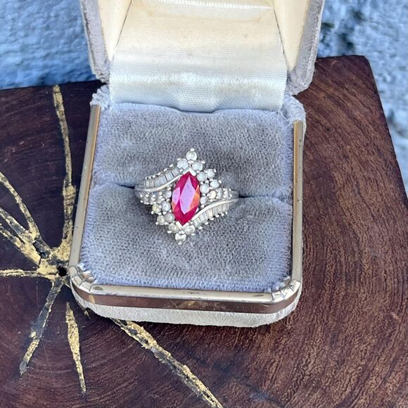 Vintage Pink Sapphire Ring in Size 7 1/4 sterling silver Costume Jewelry - Picture 4 of 10
